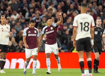 Aston villa venceu liverpool